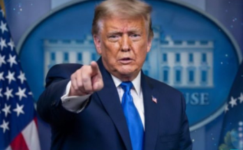 Trump checks on girl after Oval Office incident