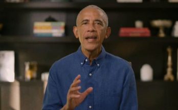 Barack Obama speaking about elections and redistricting during a public event