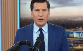 Tucker Carlson emotional on Fox News announces death